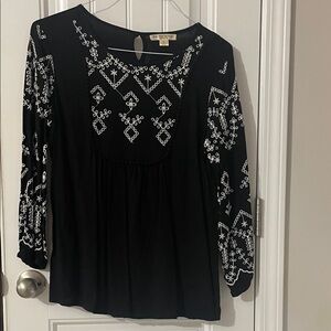Studio West Black and White Embroidered Blouse